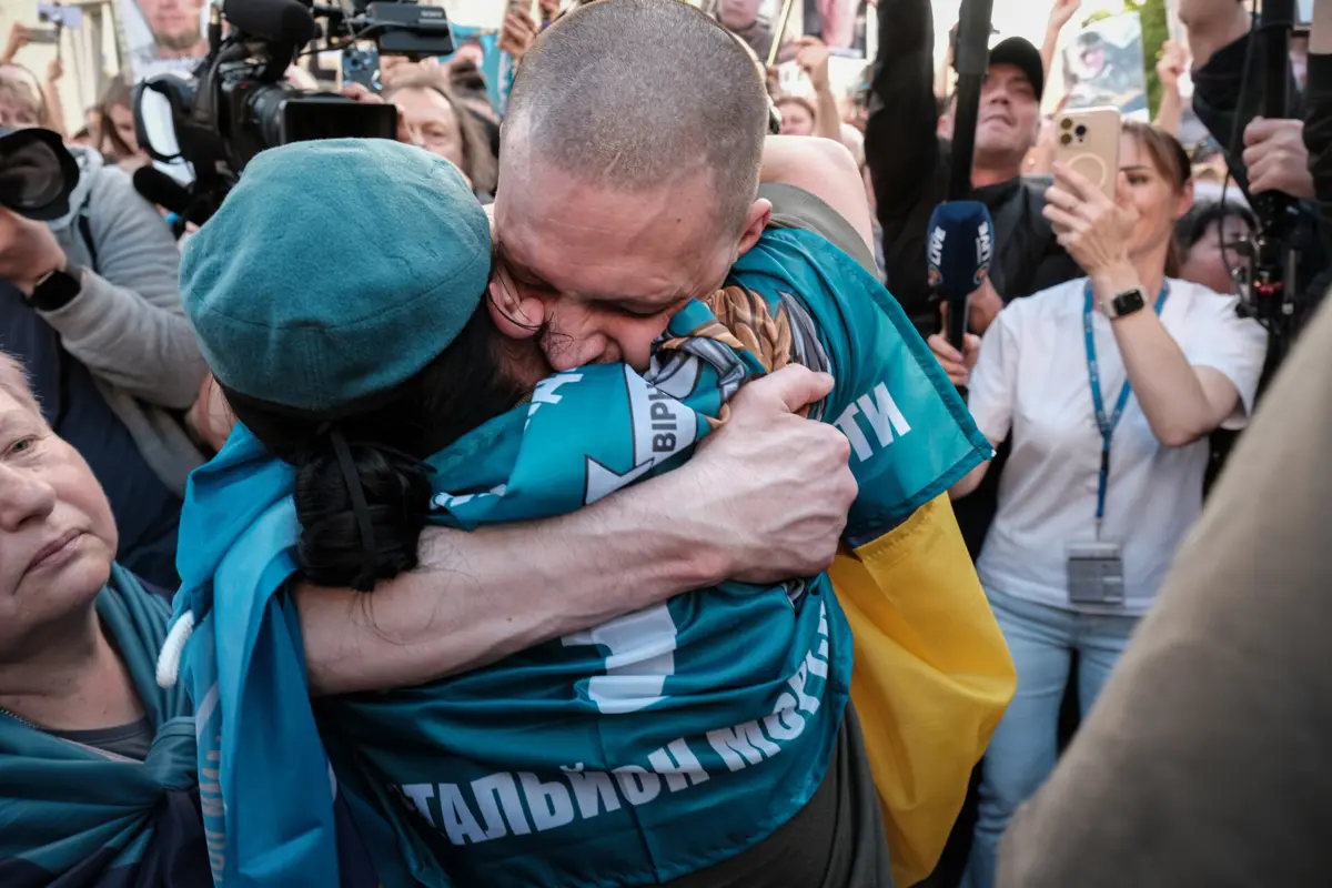 Primeiro grupo de prisioneiros chegou à Ucrânia esta sexta-feira