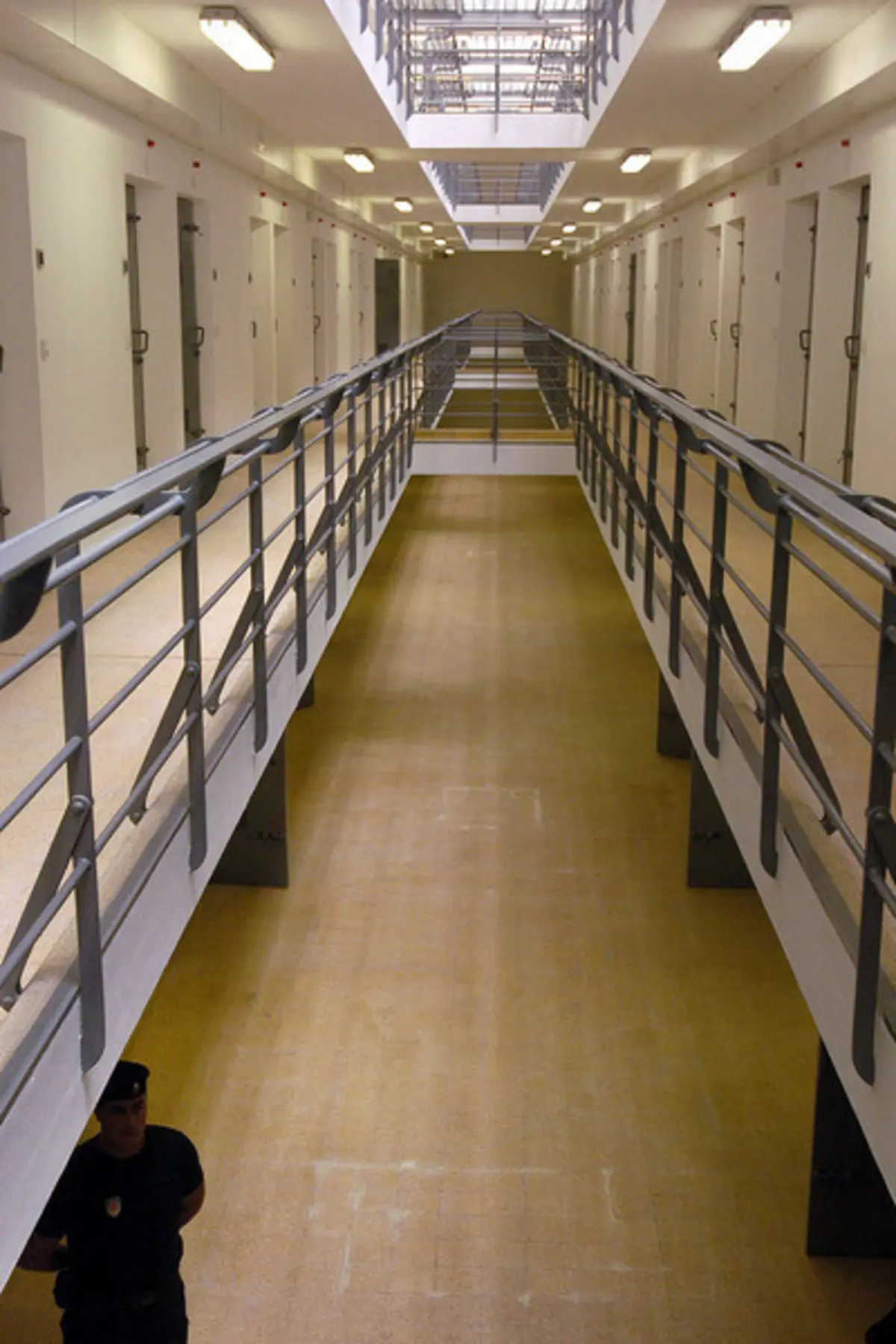 Cadeia de Vale de Judeus tem apenas celas individuais