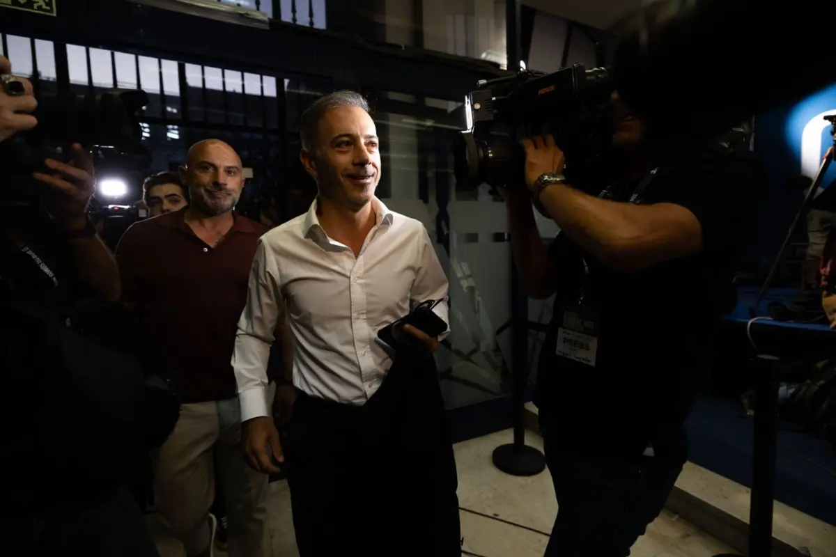 Pedro Duarte à chegada ao local onde vai acompanhar a noite eleitoral