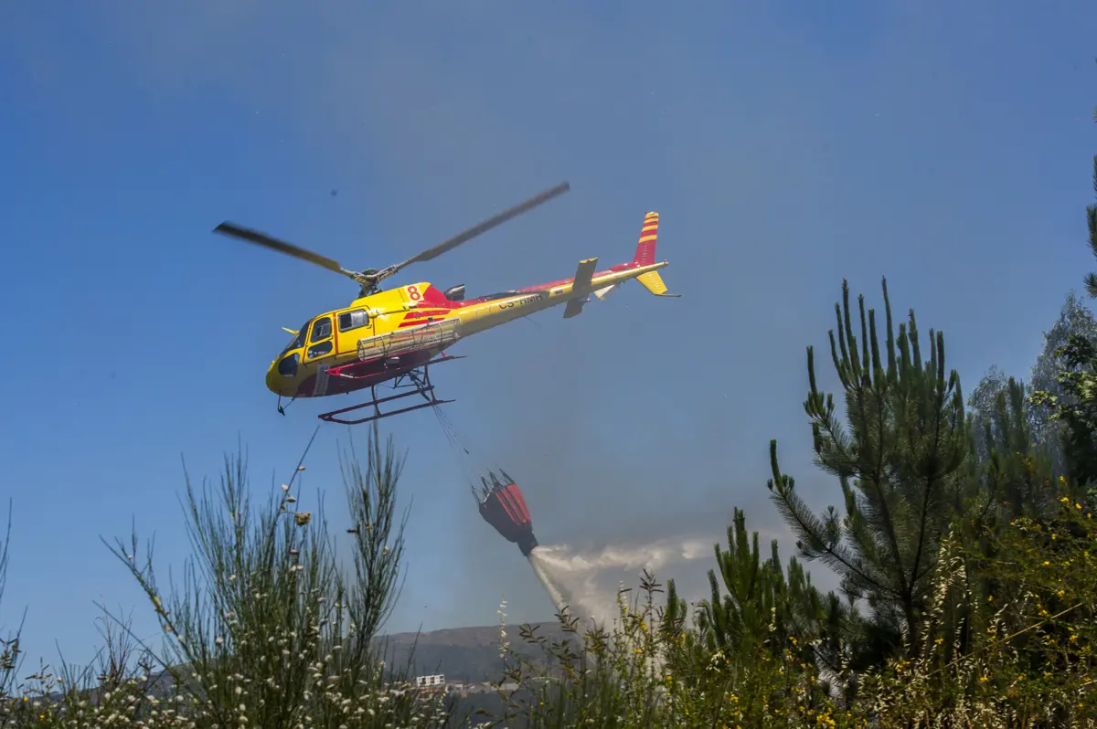 Fogo de Ponte da Barca deflagrou na noite de sábado