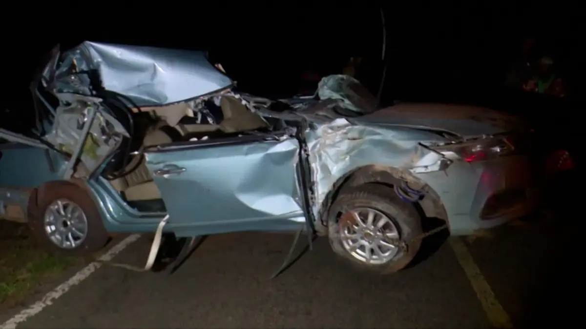 O estado em que ficou o carro onde seguia Kiptum, que faleceu. O treinador também não resistiu à violência do acidente