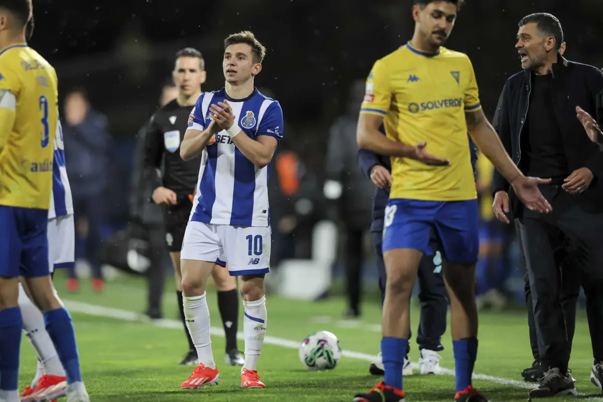 Francisco Conceição foi expulso no Estoril