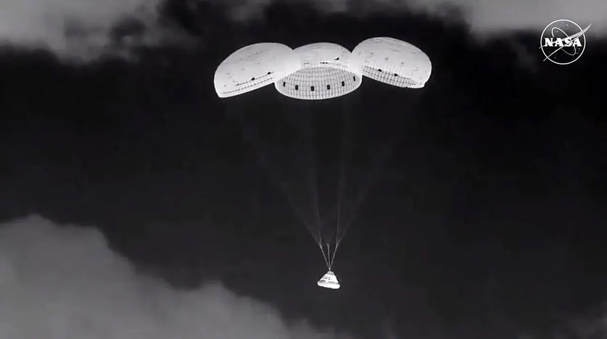 A cápsula aterrou sem problemas na base espacial de White Sands