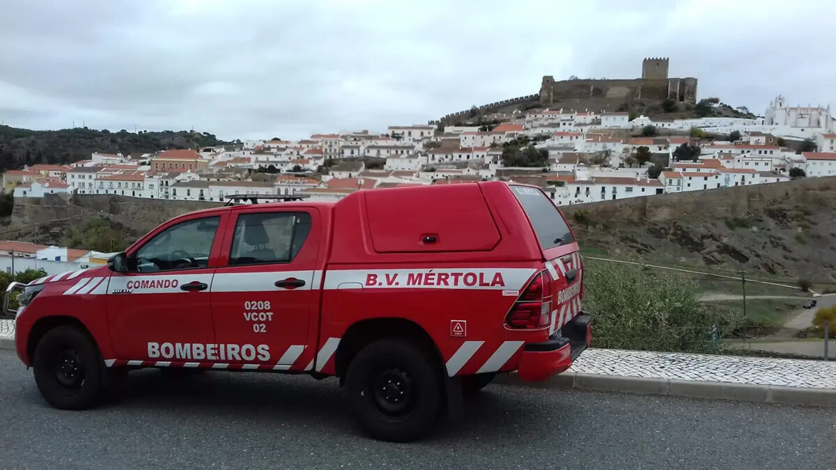 Nove bombeiros prescindiram do direito dos dez dias para participarem na campanha eleitoral