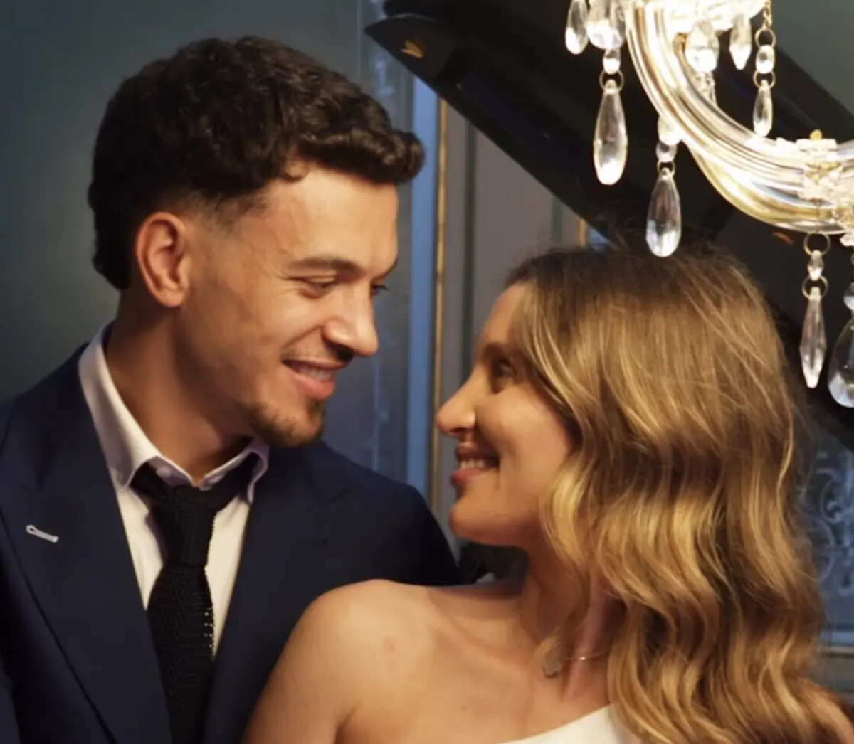 Recém-casados, Pedro Gonçalves e Bruna Rafaela já contam os dias para o nascimento das gémeas