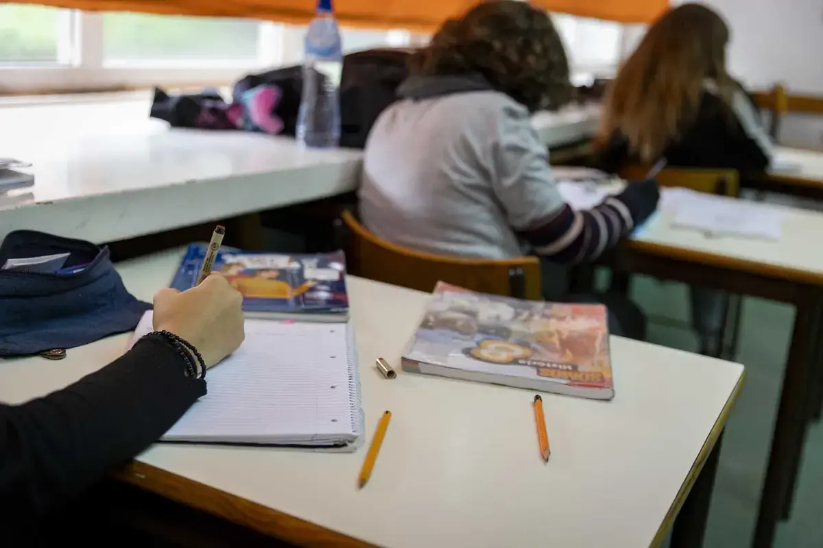 A interrupção do Natal começa um dia mais tarde, a 17 de dezembro, e as aulas serão retomadas três dias antes, a 2 de janeiro de 2026