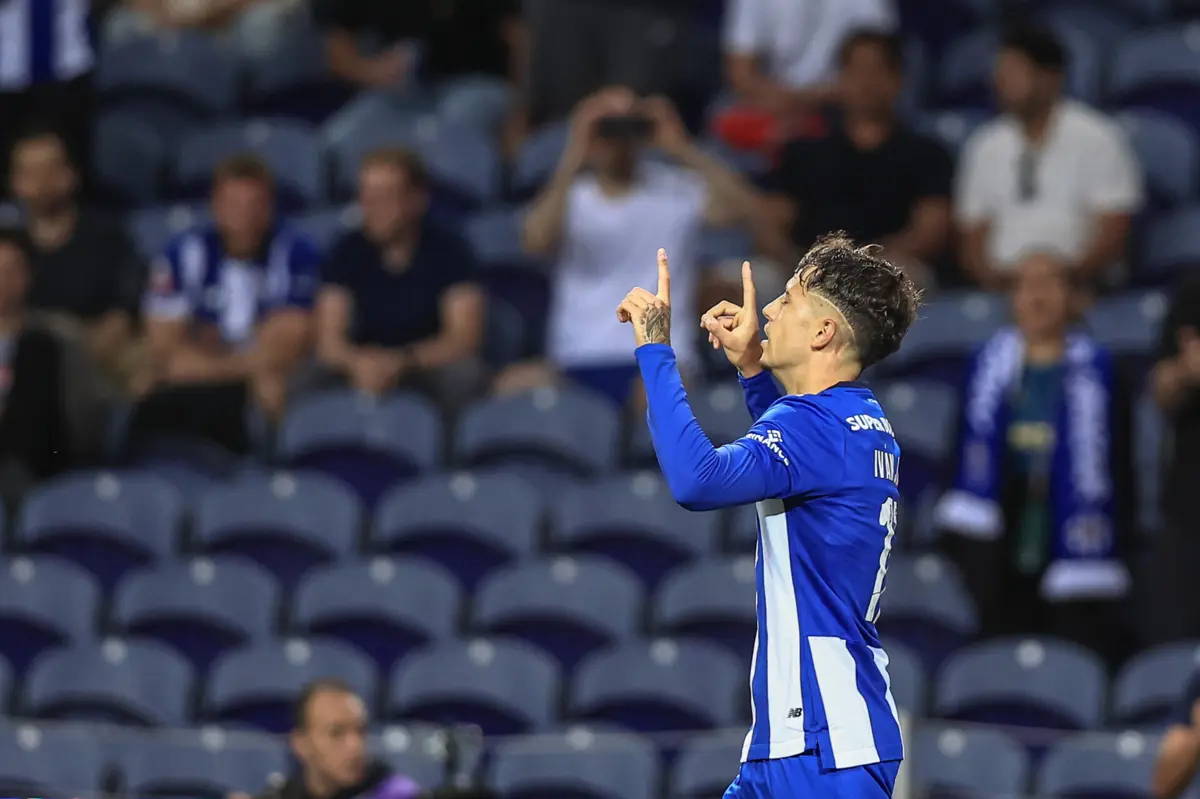 F. C. Porto defronta Barça, segundo da Liga espanhola