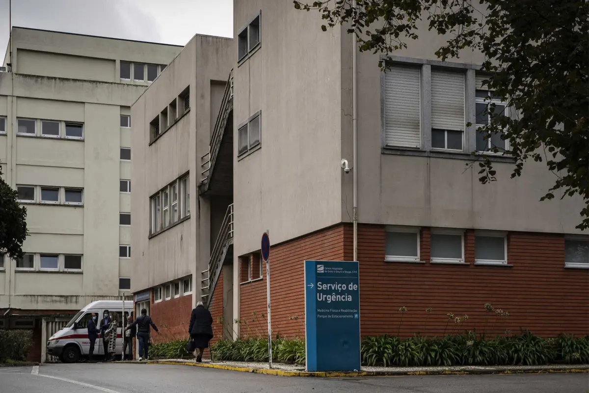 Bloquistas questionam entrega do hospital de São da Madeira à Misericórdia local, onde Castro Almeida era até há pouco tempo presidente da mesa