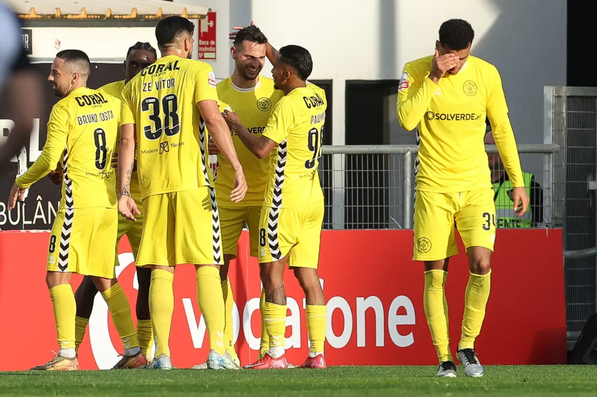 Jogadores do Nacional fazem a festa no Estádio São Luís