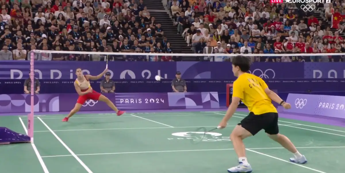 Carolina Marín lesionou-se a meio da partida