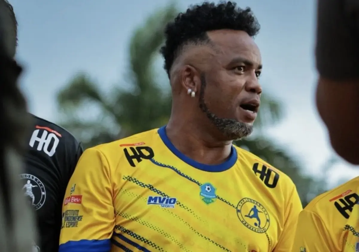 Carlos Alberto foi expulso do condomínio Alphaland Residence Club, no Rio de Janeiro, na sequência de festas, agressões e comportamento considerado incompatível com a convivência pelos vizinhos