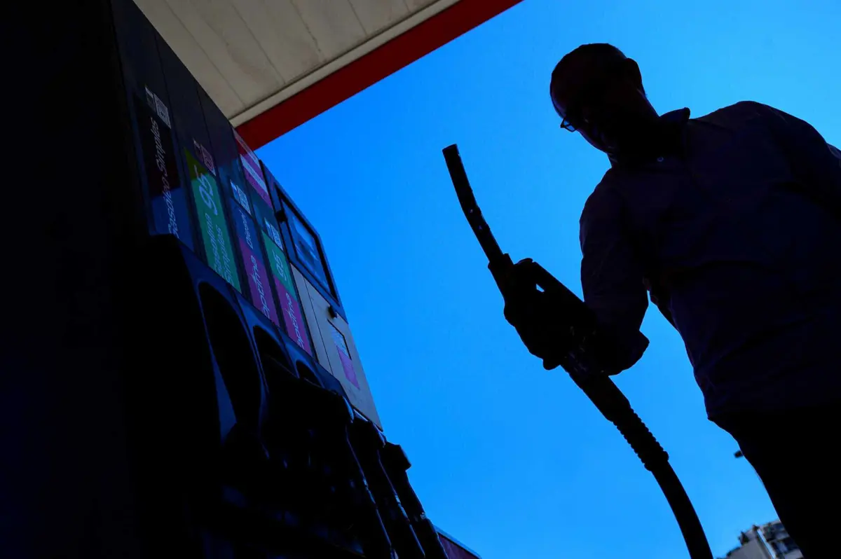 Imagem de contexto do artigo Governo reduz desconto no imposto sobre os combustíveis