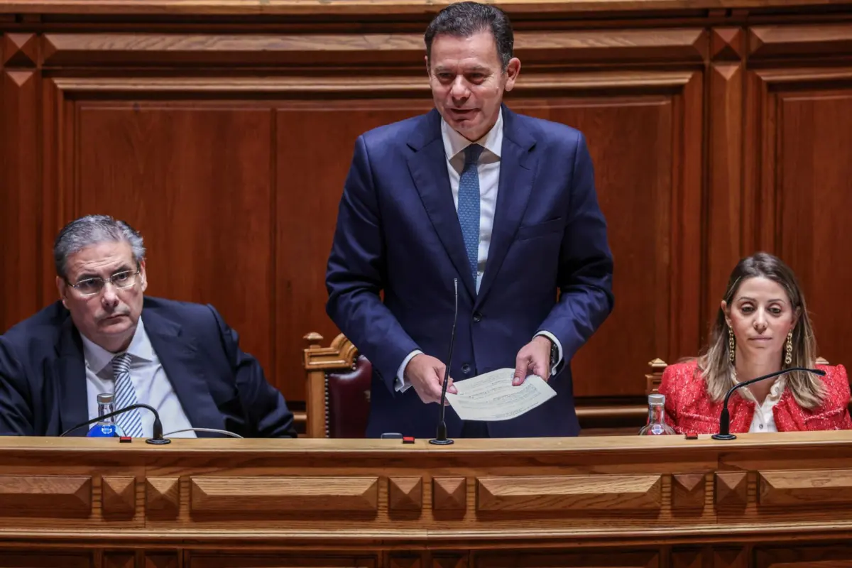 Luís Montenegro durante um debate sobre o Conselho Europeu de 18 e 19 de dezembro