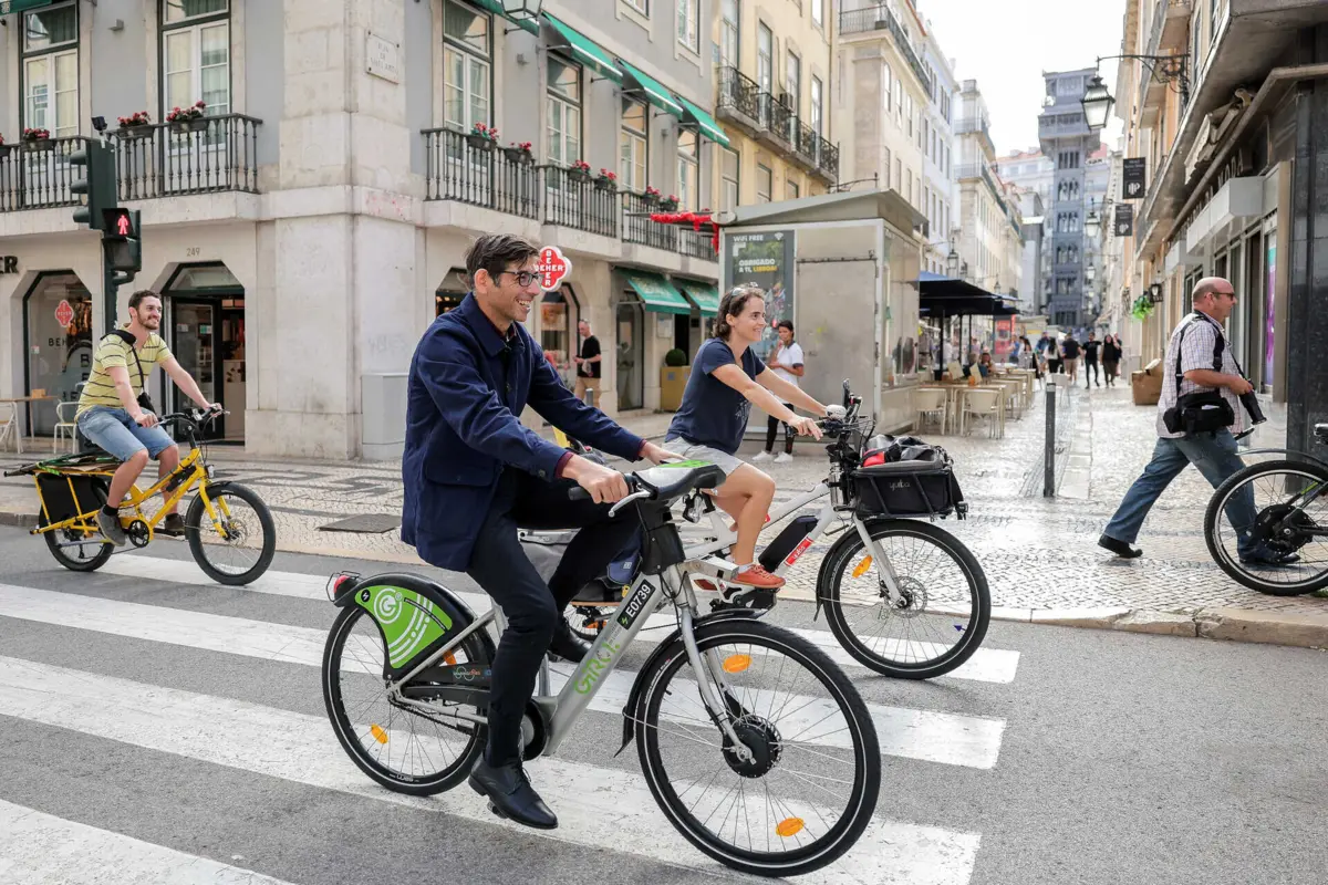 Imagem de contexto do artigo EMEL gasta 19 mil euros para bloquear aplicações da Gira feitas por jovens