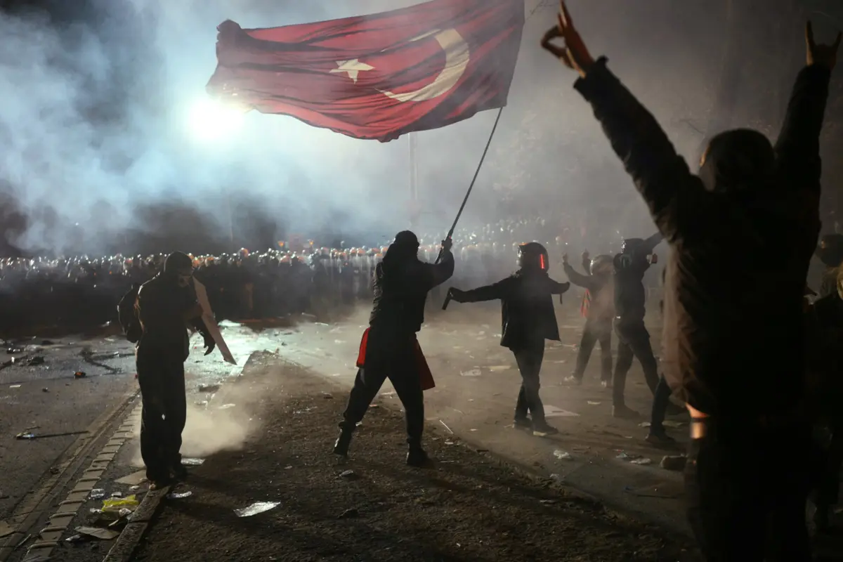 Bruxelas manifestou preocupação com os relatos de uso desproporcional da força pela polícia