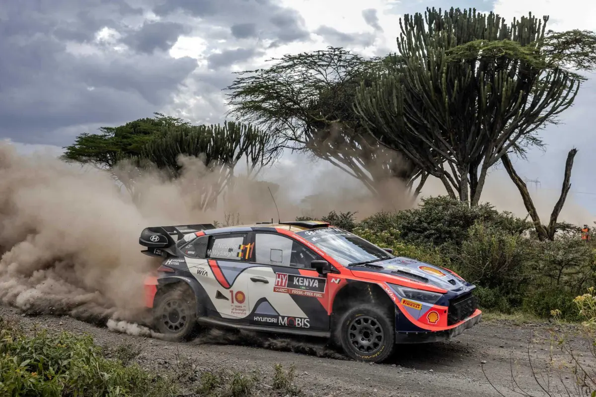 Neuville teve um furo numa das rodas e perdeu a vantagem na liderança