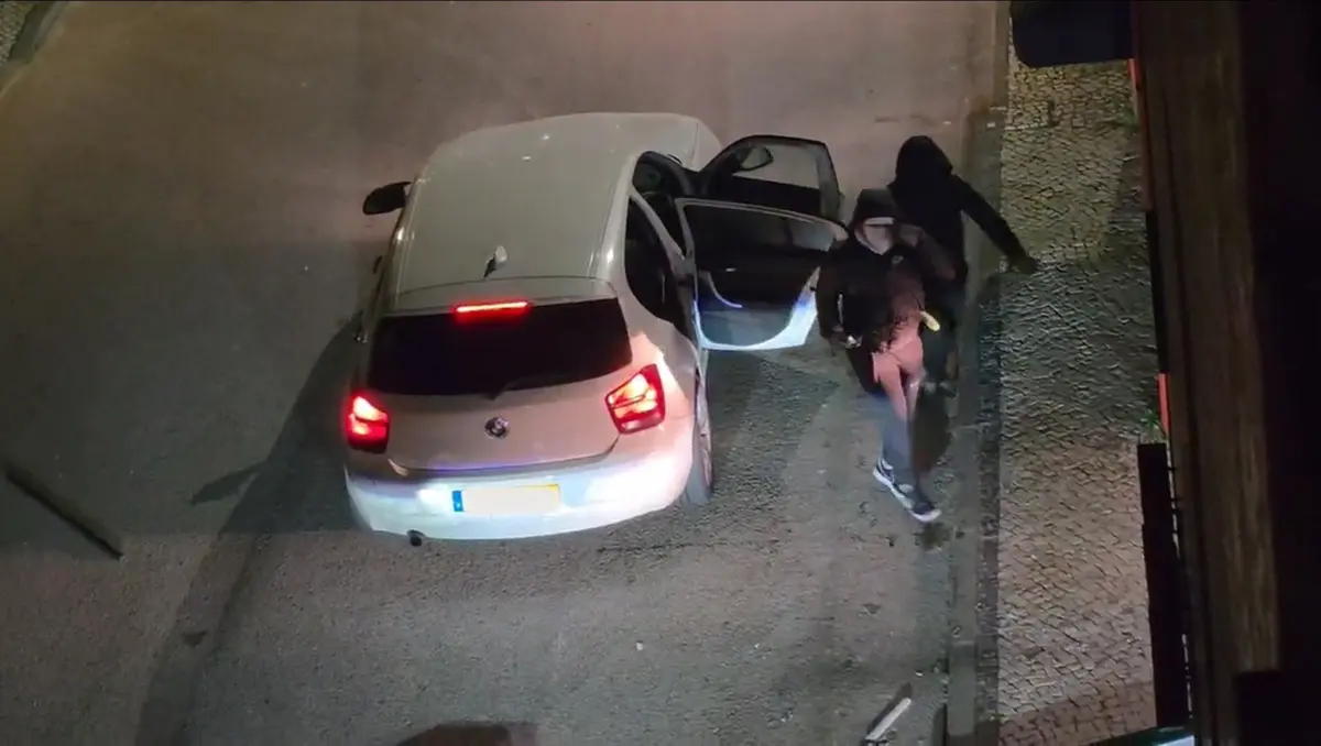 Grupo foi filmado durante um assalto