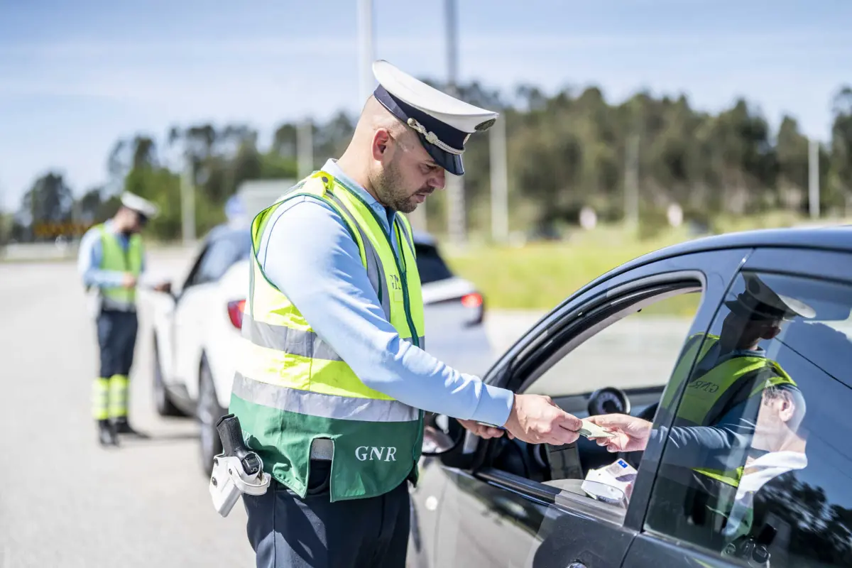 Imagem de contexto do artigo Campanha de segurança rodoviária regista mais de 11 mil infrações numa semana
