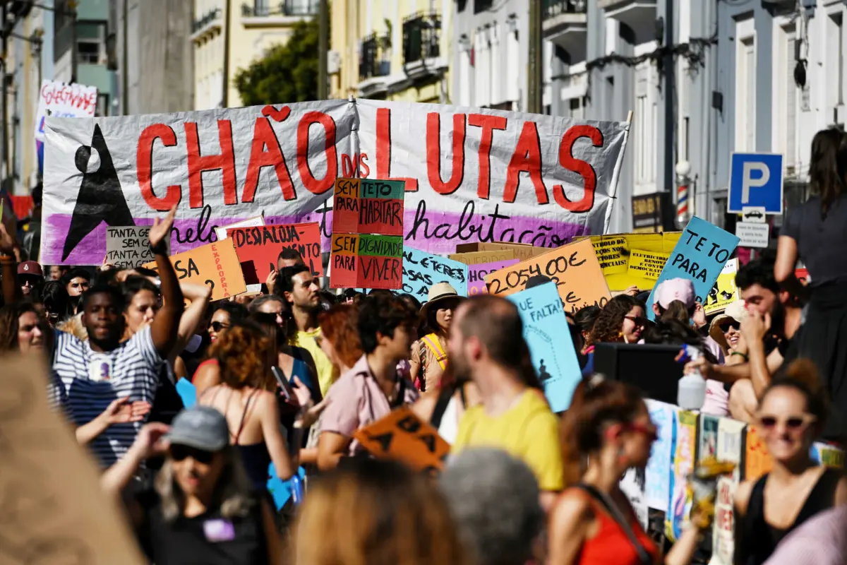 Milhares de pessoas manifestaram-se pelo direito à habitação no último sábado