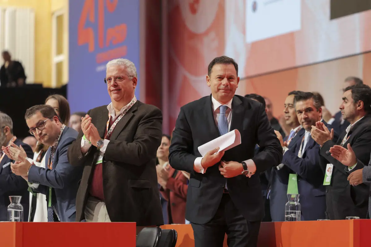 Líder do PSD promete anunciar propostas do partido para o país no encerramento do congresso