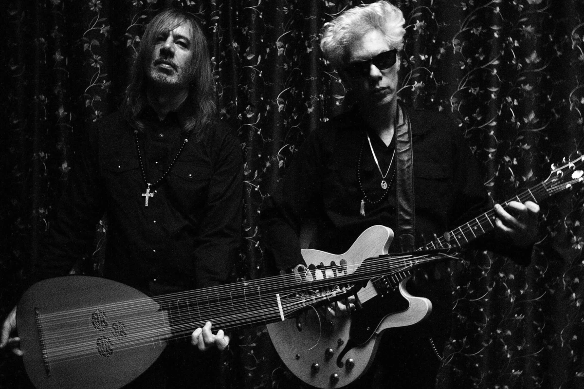 Jozef van Wissem e Jim Jarmusch: um cosmos de cordas, do alaúde à guitarra elétrica.