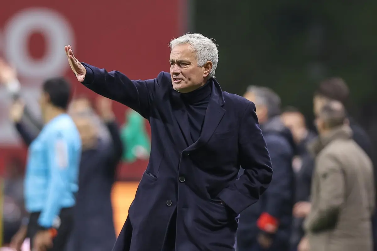 Mourinho destaca boa época dos rivais