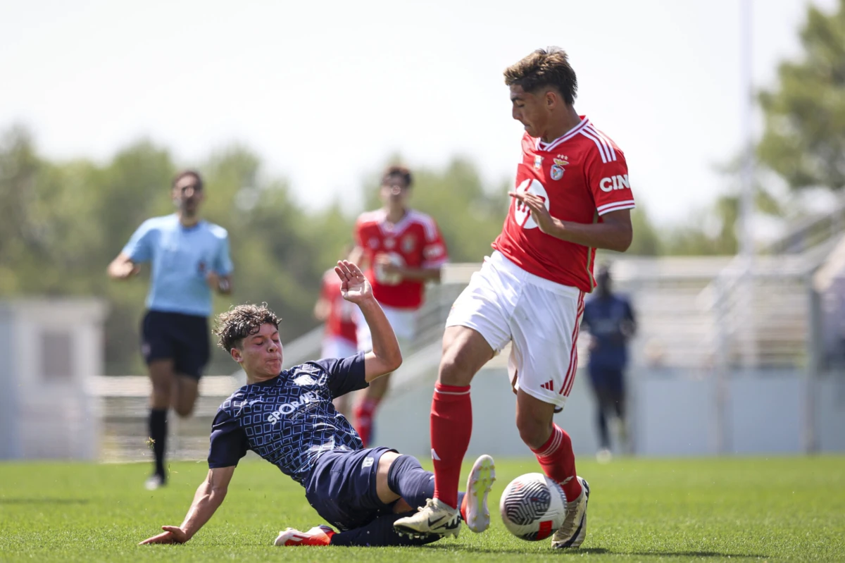 Benfica vê o F. C. Porto encurtar distâncias para quatro pontos a duas jornadas do fecho do campeonato