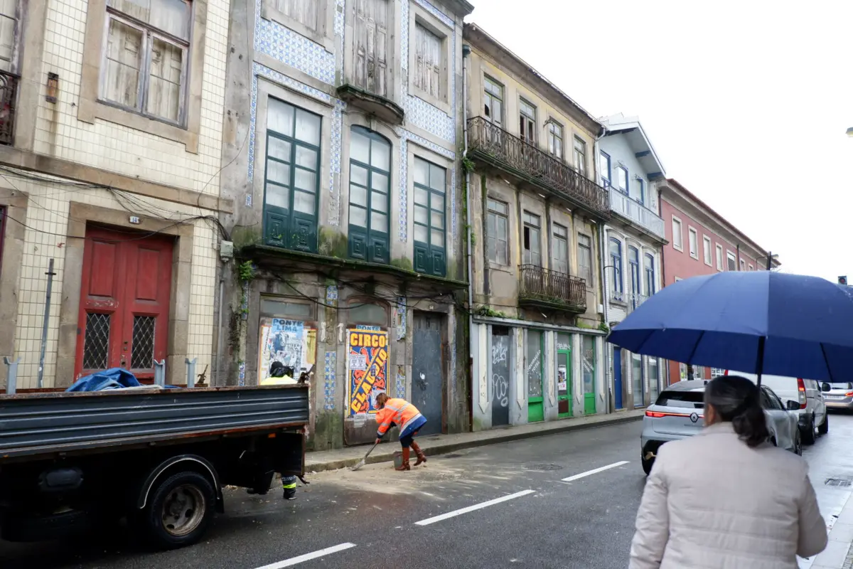 A estrada esteve cortada ao trânsito