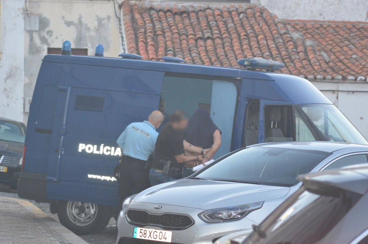 Suspeitos foram presentes a um juiz de instrução