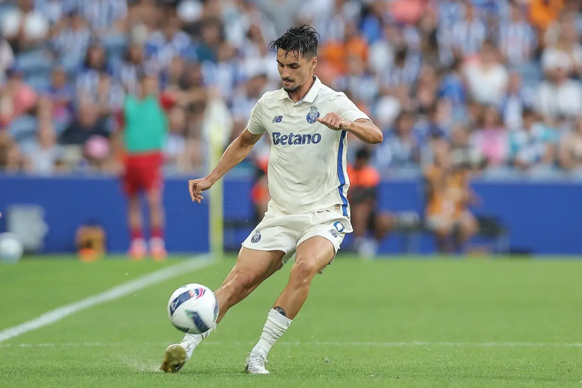 Eustáquio segue com o F. C. Porto