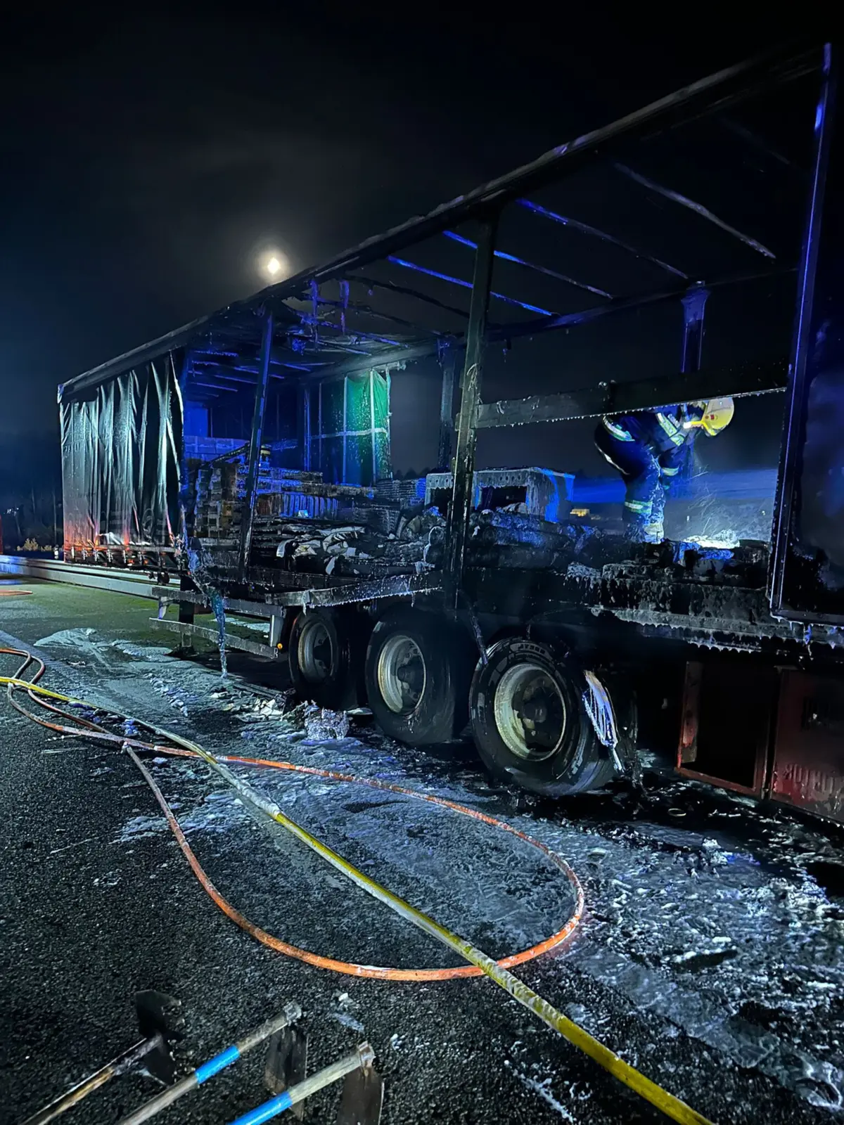 Galera de camião ardeu quando circulava na A1