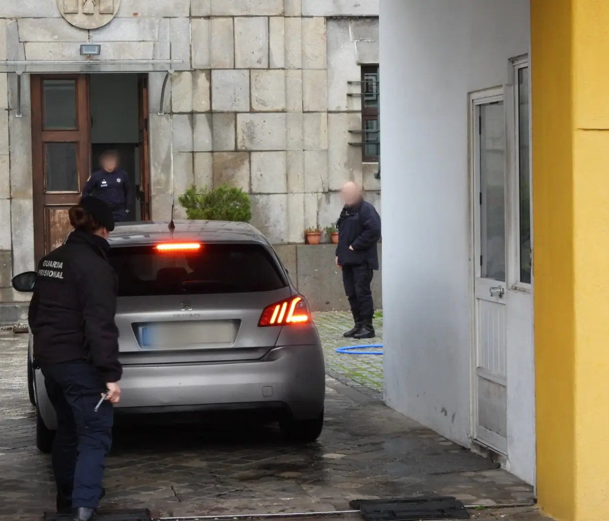 A Polícia Judiciária esteve esta tarde na Cadeia de Braga