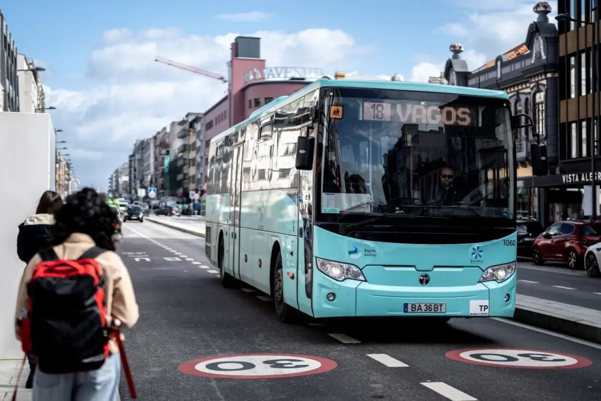 Num ano, autocarros da BusWay transportaram cerca de dois milhões de passageiros