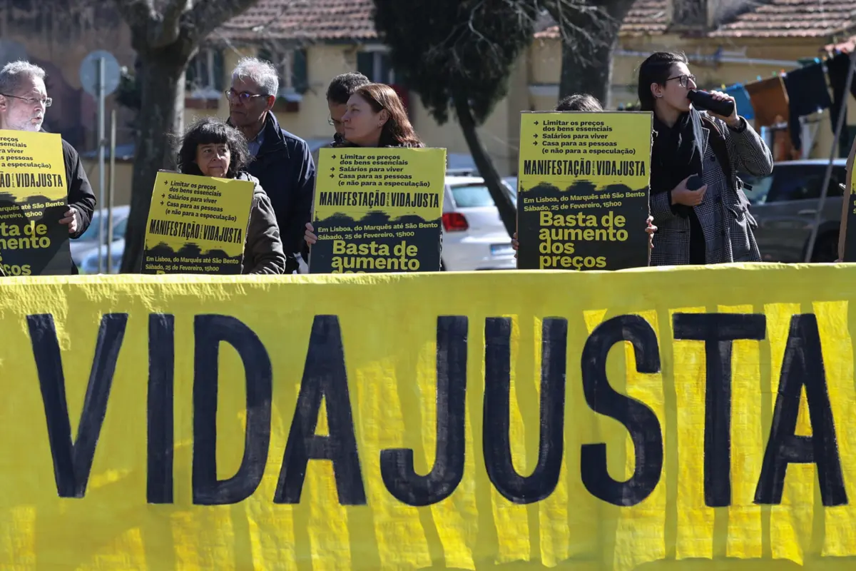 O movimento alerta que estas ações “estão a desalojar famílias inteiras, muitas com crianças, idosos e pessoas vulneráveis, sem qualquer garantia ou perspetiva de realojamento condigno”