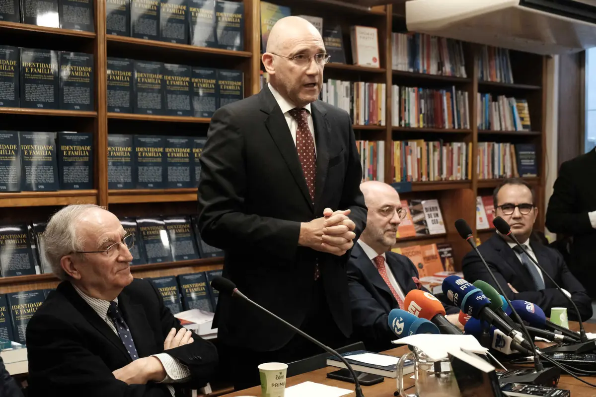 Imagem de contexto do artigo Passos reconhece afastamento de Montenegro e recorda relação com Portas