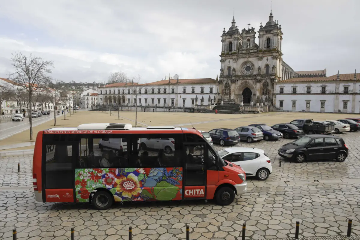 Esta solução efetiva-se depois de “uma negociação longa” e da consensualização dos autarcas dos 12 municípios (Alcobaça, Alenquer, Arruda dos Vinhos, Bombarral, Cadaval, Caldas da Rainha,