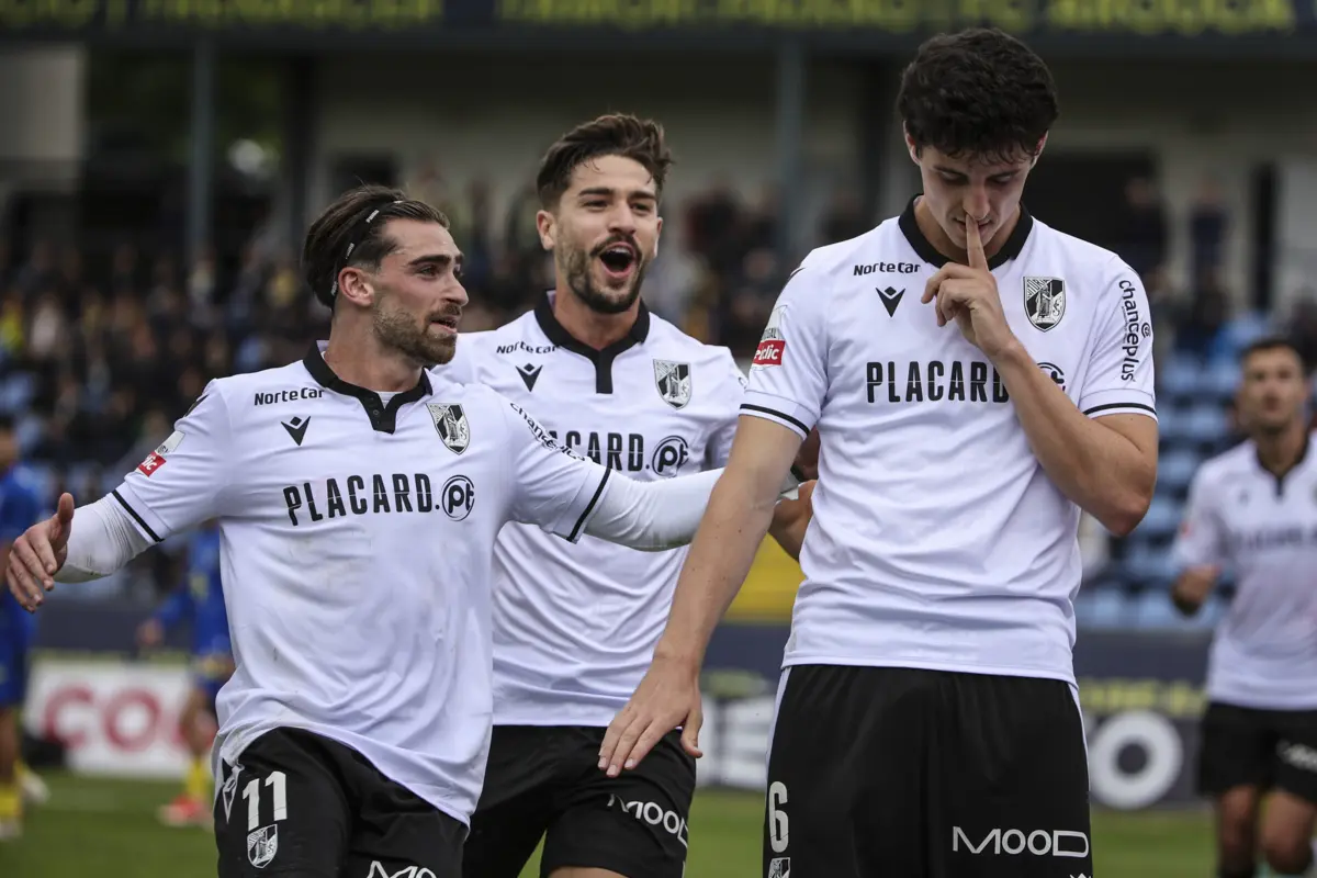 Manu Silva (à direita) é reforço do Wolverhampton