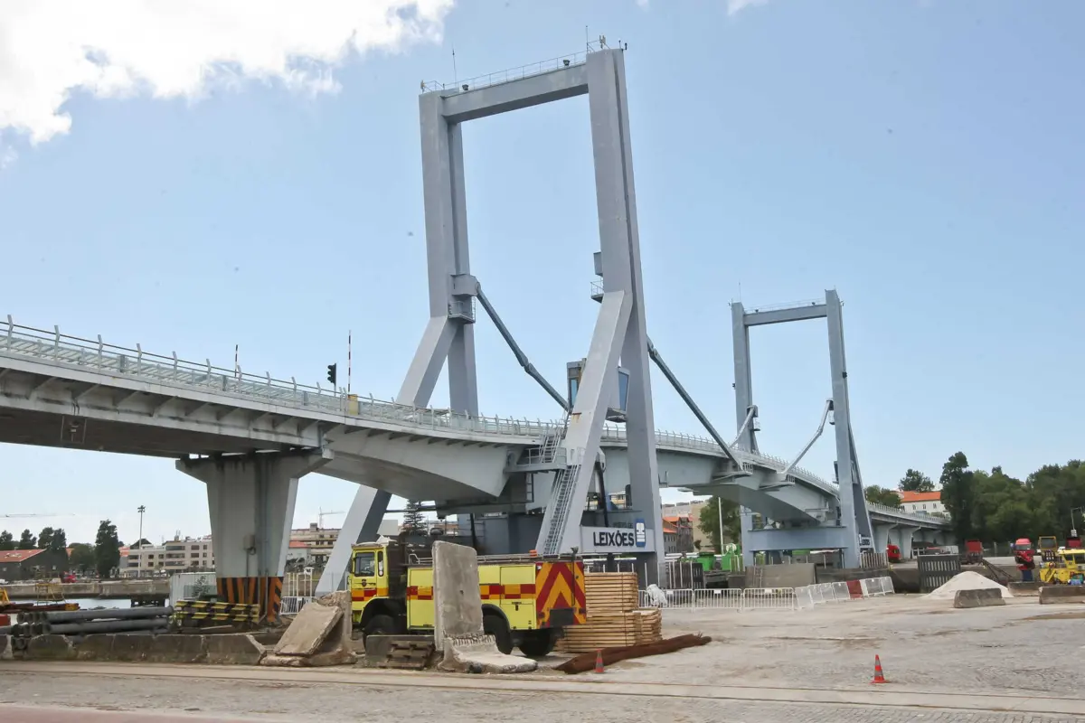 Última vez que a ponte móvel esteve fechada foi em 2022, para manutenção de um cilindro