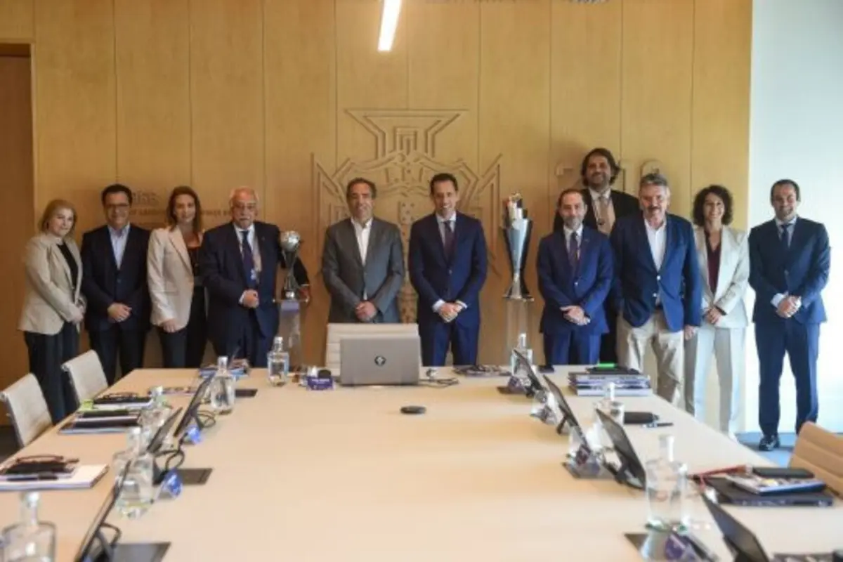 Direção reuniu na Cidade do Futebol