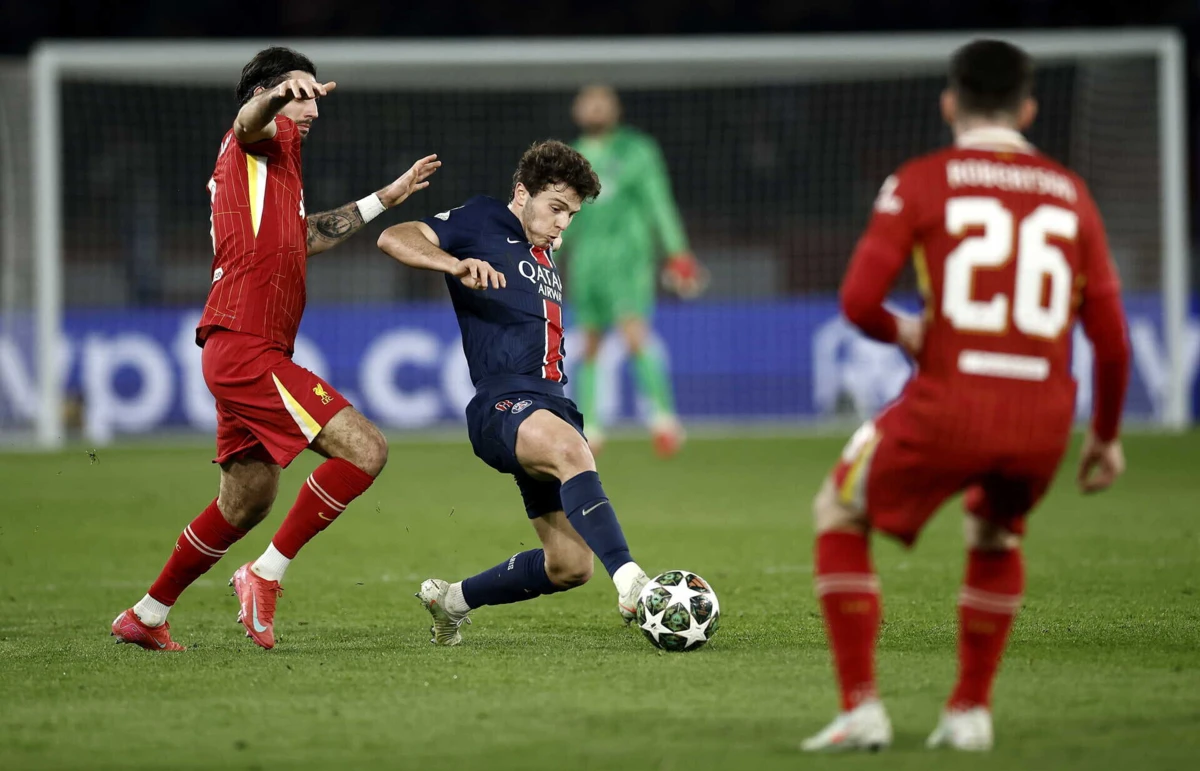 João Neves foi titular do PSG num jogo ingrato para a equipa francesa