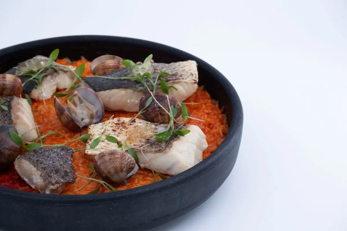 Arroz carolino do Baixo Mondego com peixe salvagem.