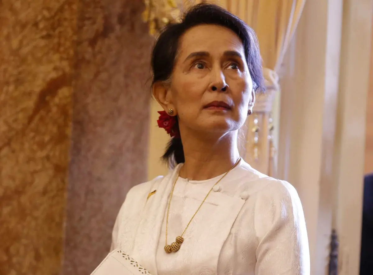 Suu Kyi está a cumprir uma pena de 27 anos de prisão em Naypyidaw
