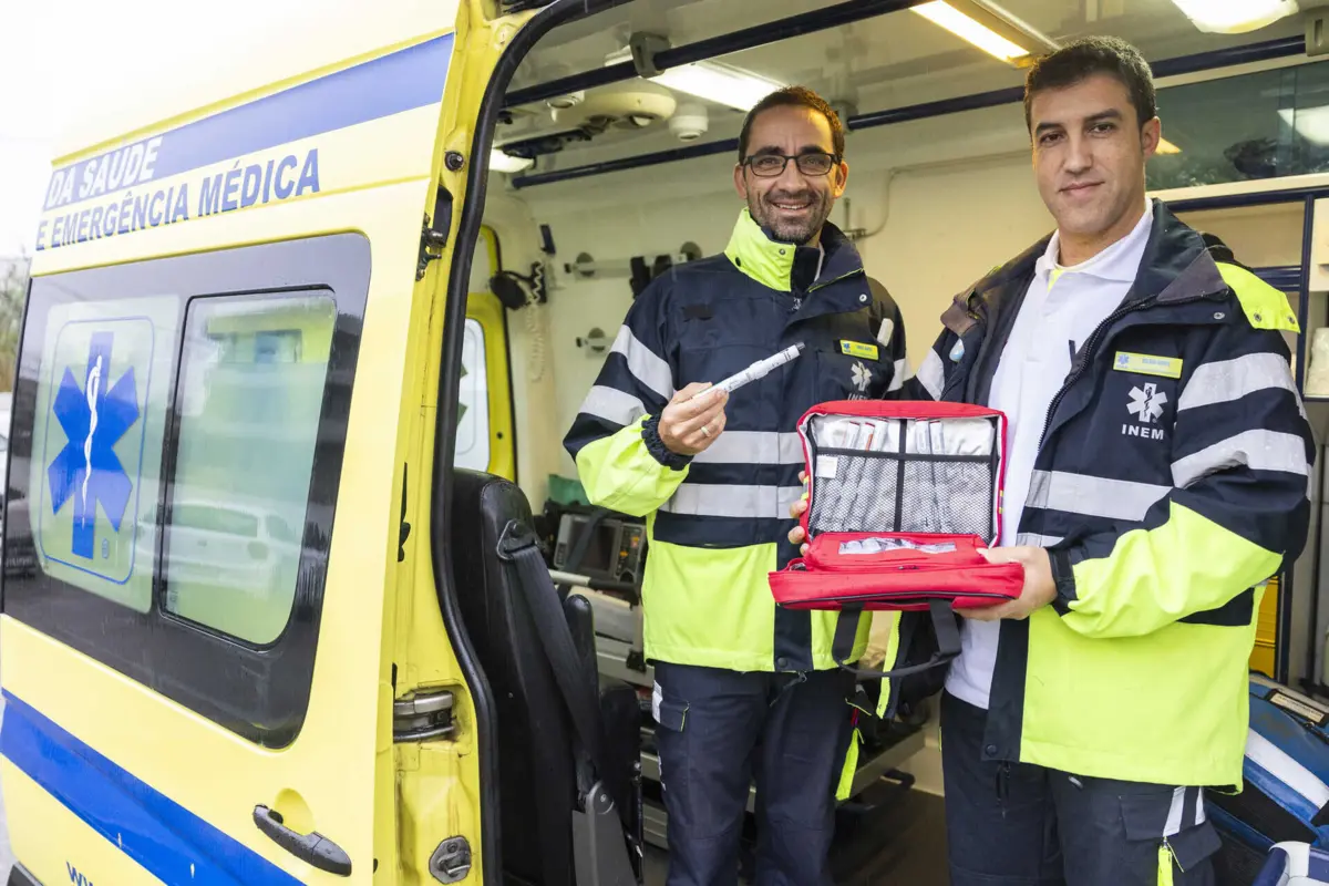 Os técnicos Urbino Santos e Nélson Gomes trabalham há vários anos juntos