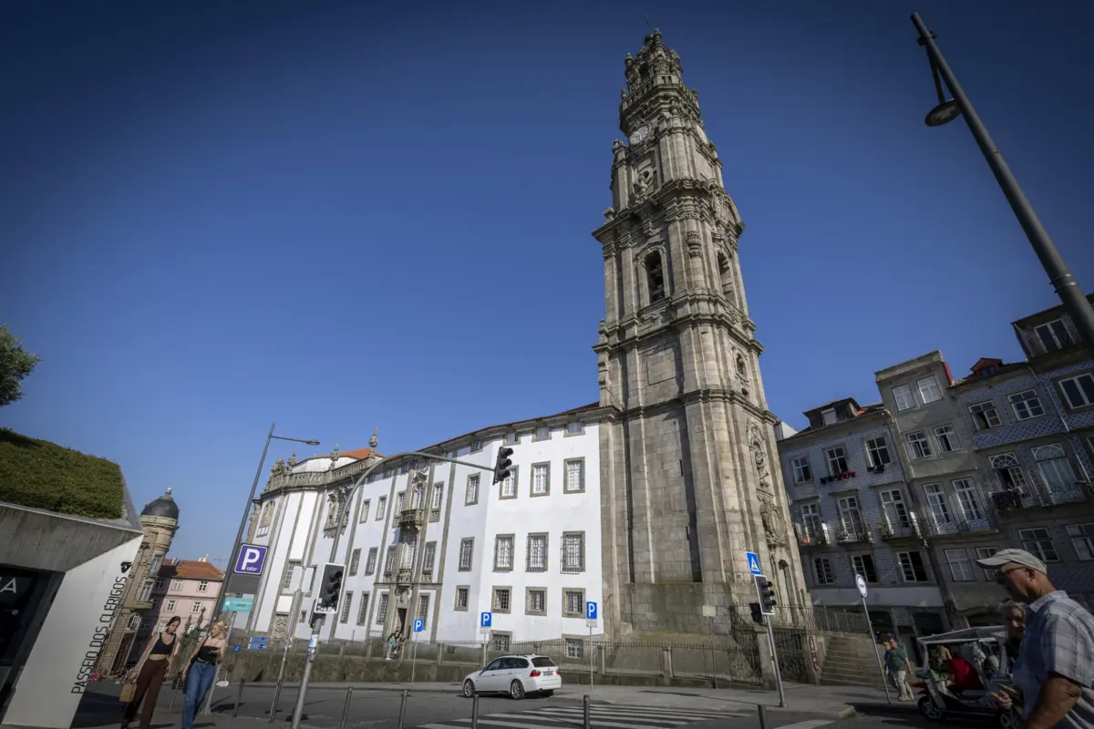 Subidas noturnas à Torre dos Clérigos realizam-se entre as 19 e as 23 horas