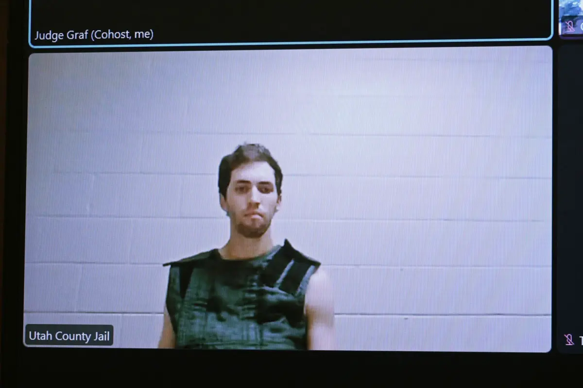 Robinson compareceu na audiência por videochamada