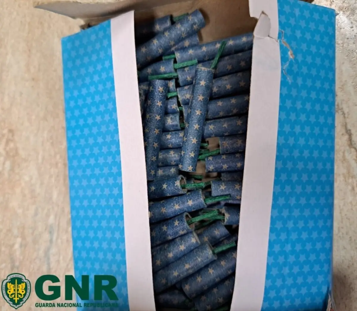 Imagem de contexto do artigo Bombinhas de Carnaval fazem 11 feridos em escola na Caparica