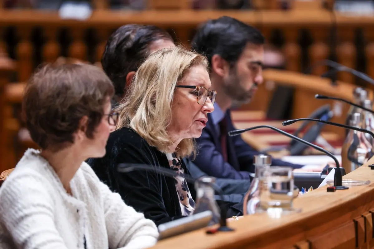 "O Governo atua articuladamente e, portanto, em qualquer momento pode haver uma reunião com o senhor primeiro-ministro ou, às vezes, até com outros ministros", afirmou