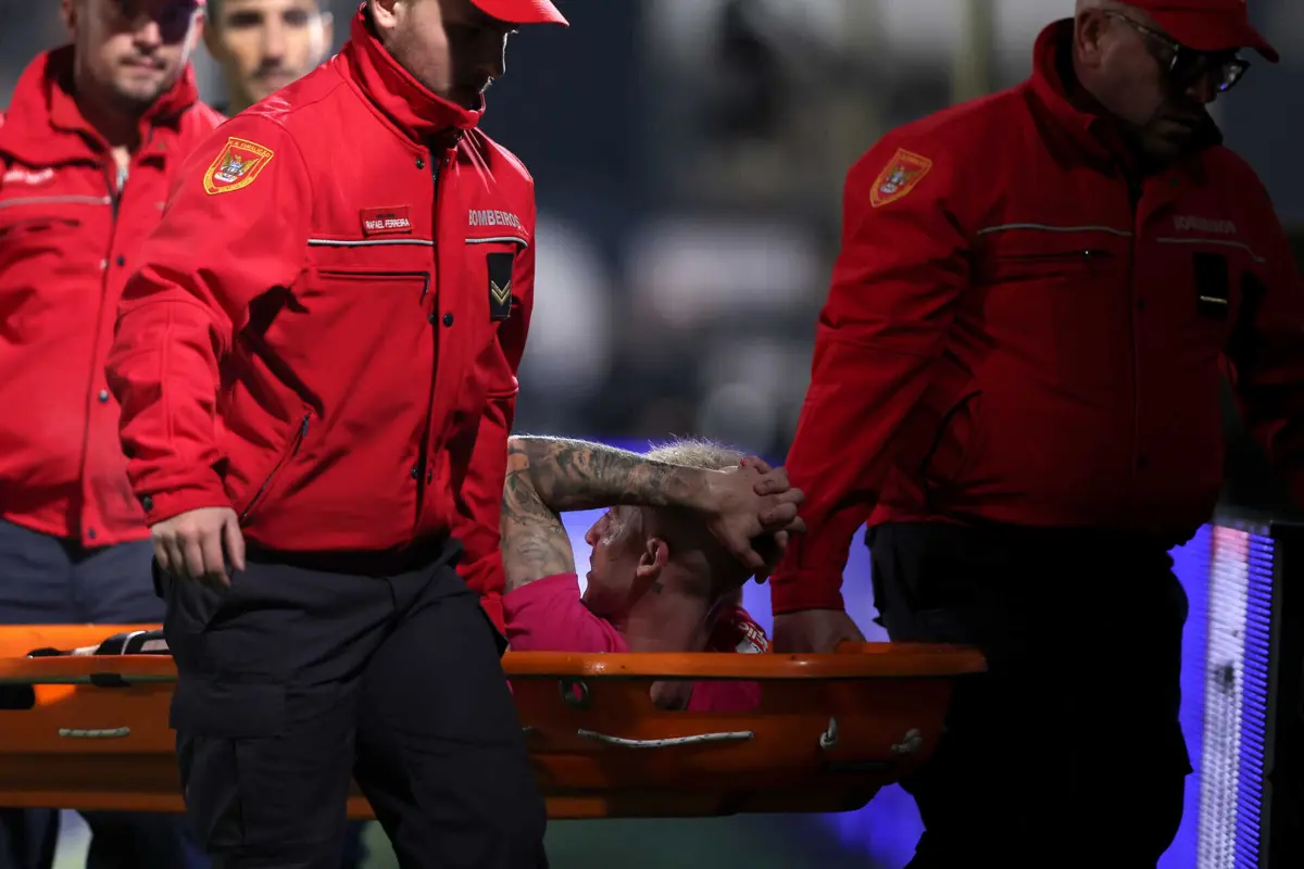 Nuno Santos saiu lesionado perto do final da primeira parte