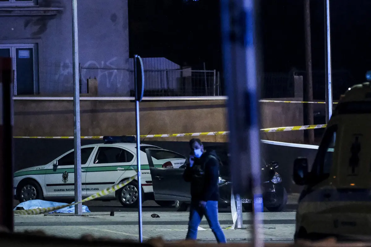 Inspeção-Geral repreendeu militar por guardar no carro pistola de alarme ilegal durante operação fatal no Seixal