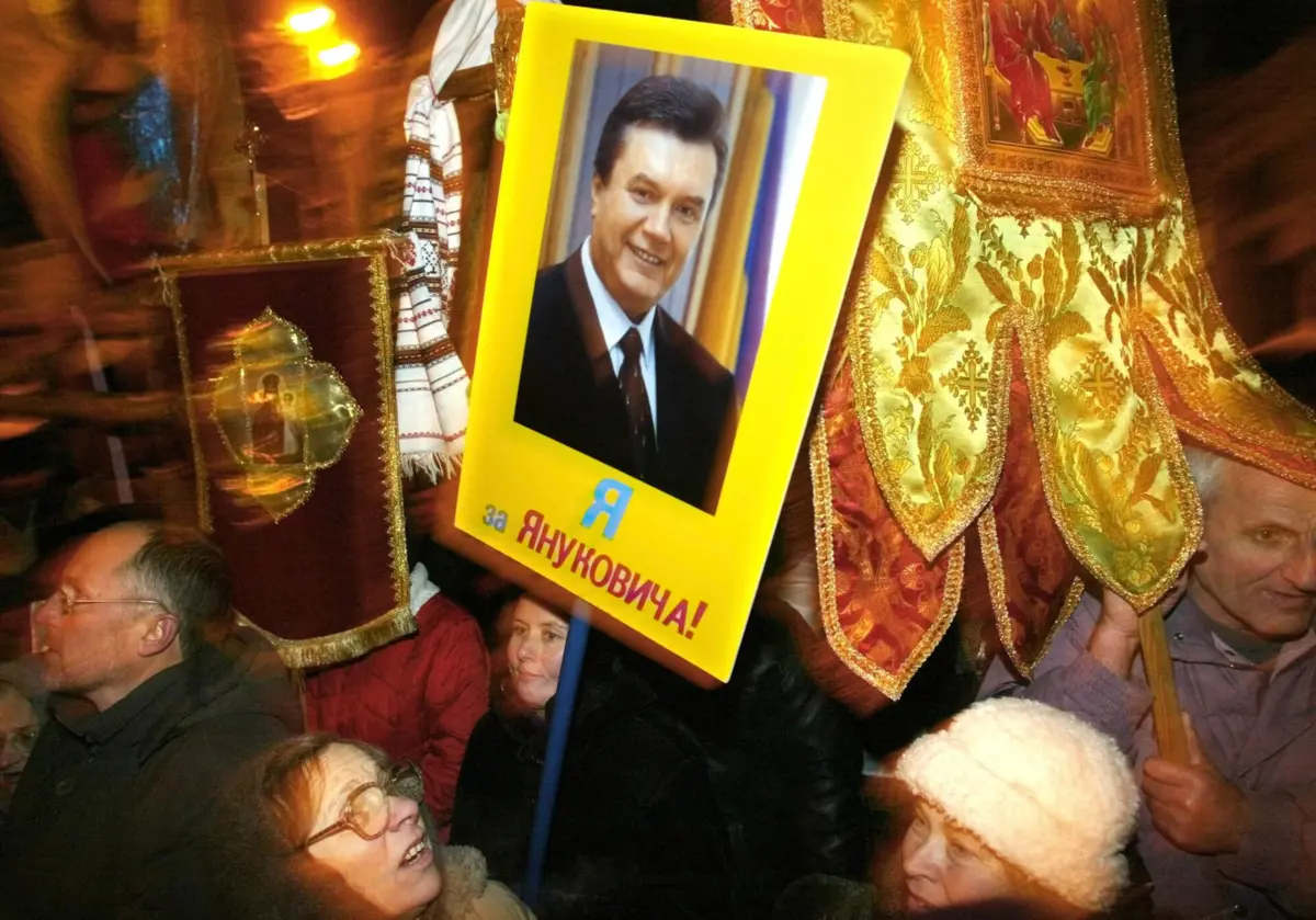 Oleksandr Yanukovych, de 51 anos, fugiu do país com o pai em fevereiro de 2014, foi alvo de um mandado de captura emitido pela justiça da Ucrânia e sancionado pelo Ocidente